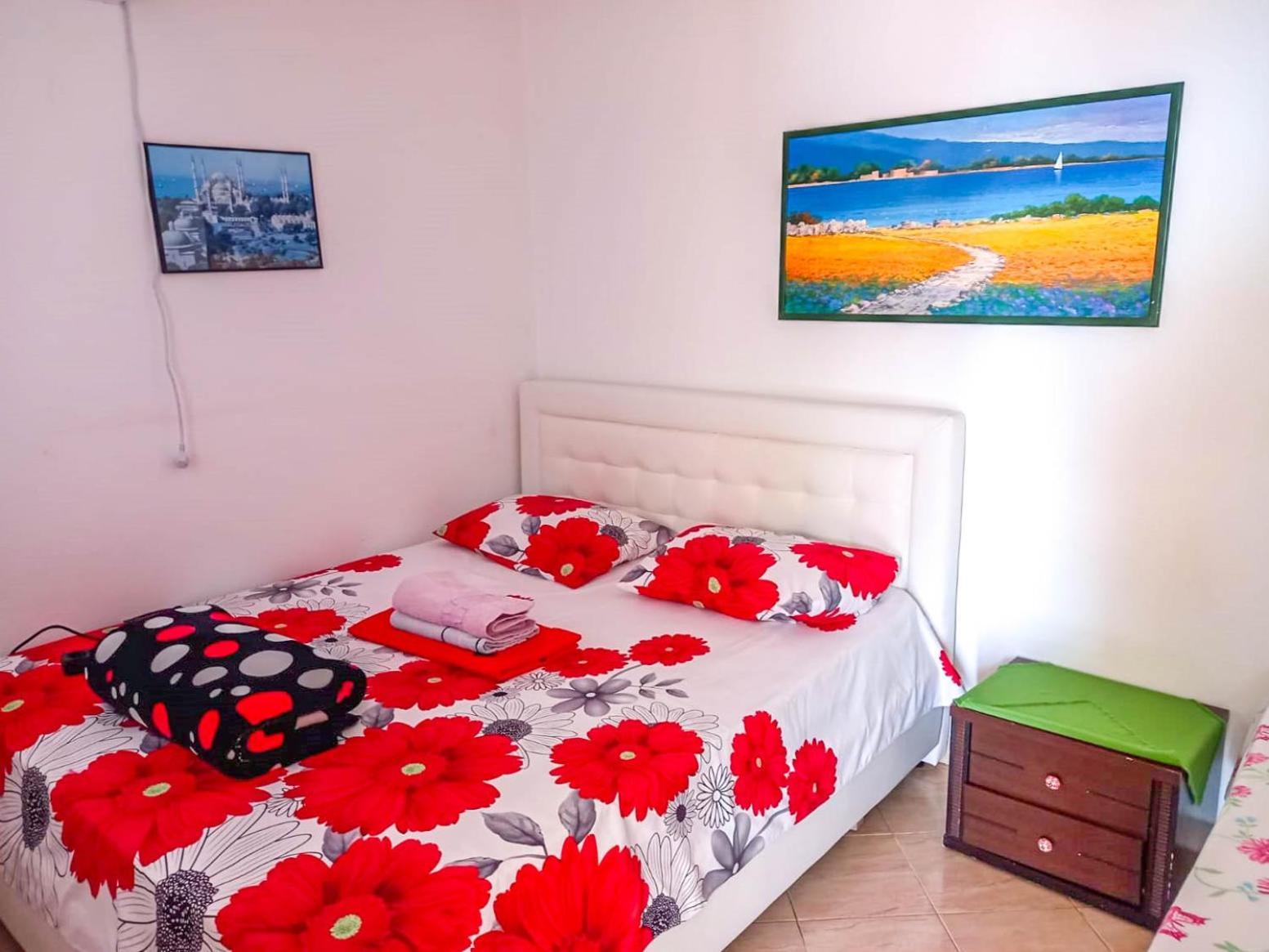 Sea View Apartments Vlorë Habitación foto
