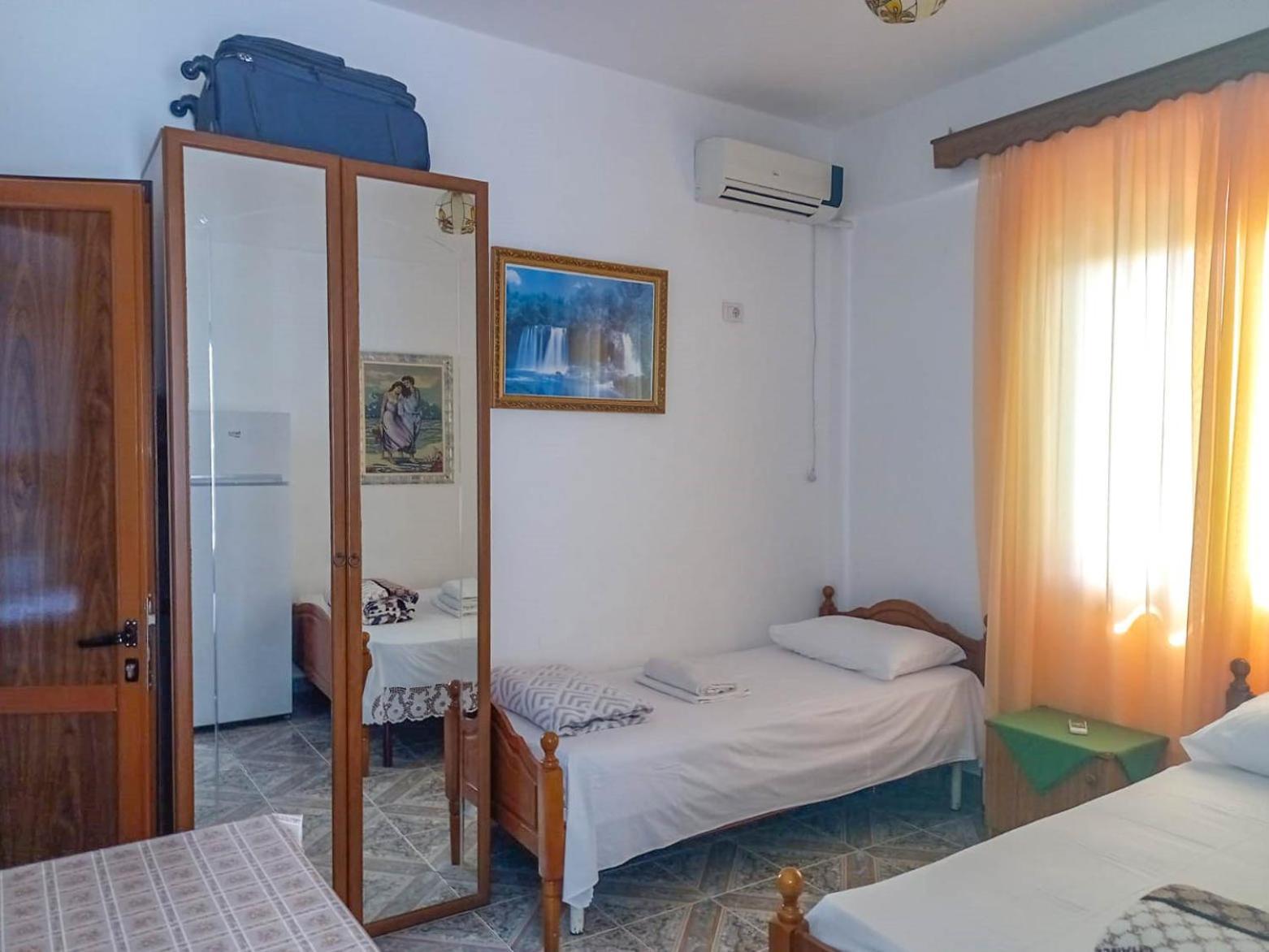 Sea View Apartments Vlorë Habitación foto